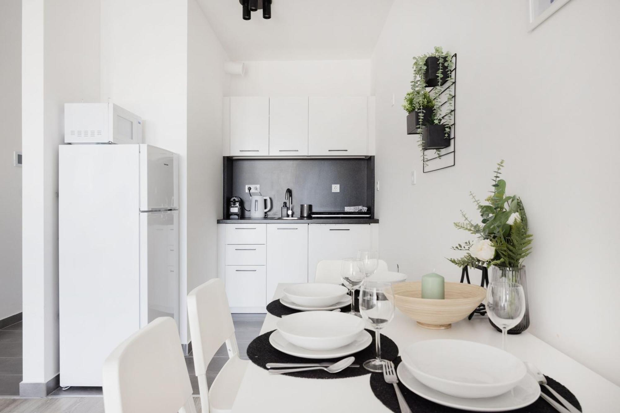 Modern Riverfront Apartment With Free Parking Budapest Exterior foto